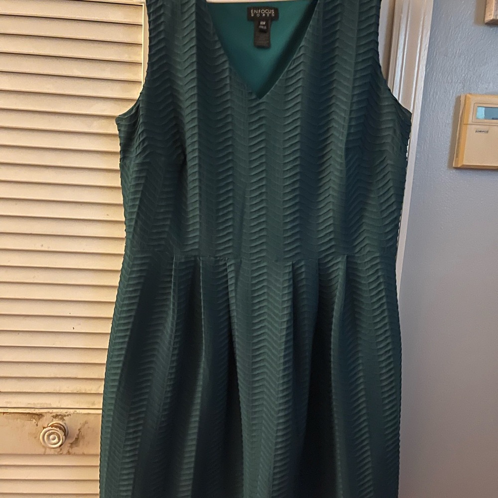 Enfocus Studio Evergreen  Textured Midi Dress
